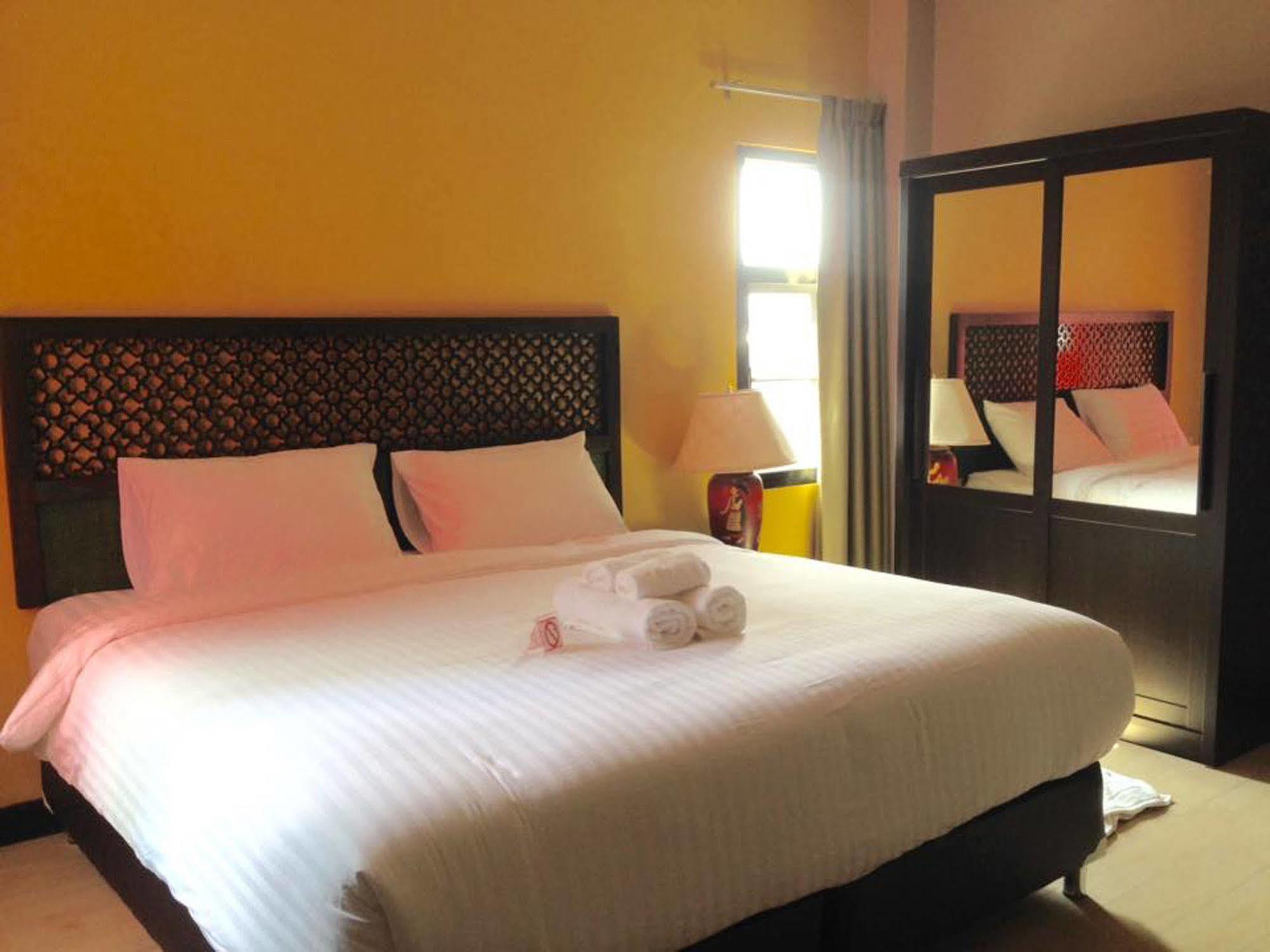 Hotel Mulberry House Pak Thong Chai Exterior foto